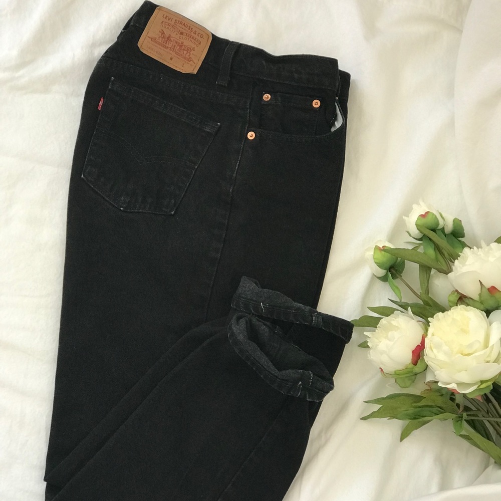 VTG Levi’s 551 High Waisted Mom Jeans / U.S.A Made